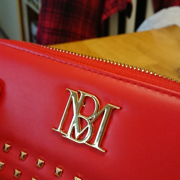 Badgley Mischka Women's Zip Wallet - Picture 6 of 11